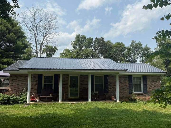 Metal Roof — Brick Ranch